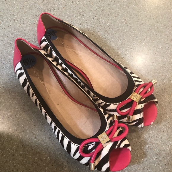 BCBG zebra flats - Picture 3 of 4